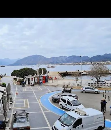 Castle81homes Red, Sea View Flat Apartamento