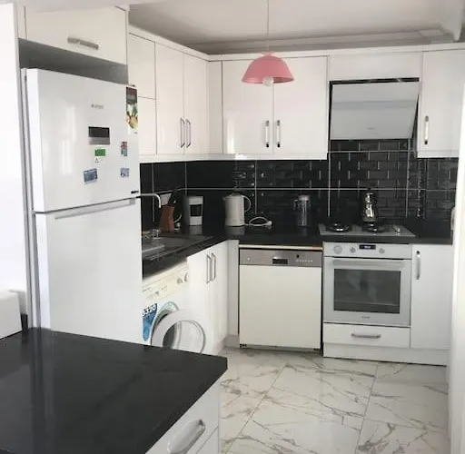 Castle81Homes Red, Sea View Central Flat Apartment Marmaris