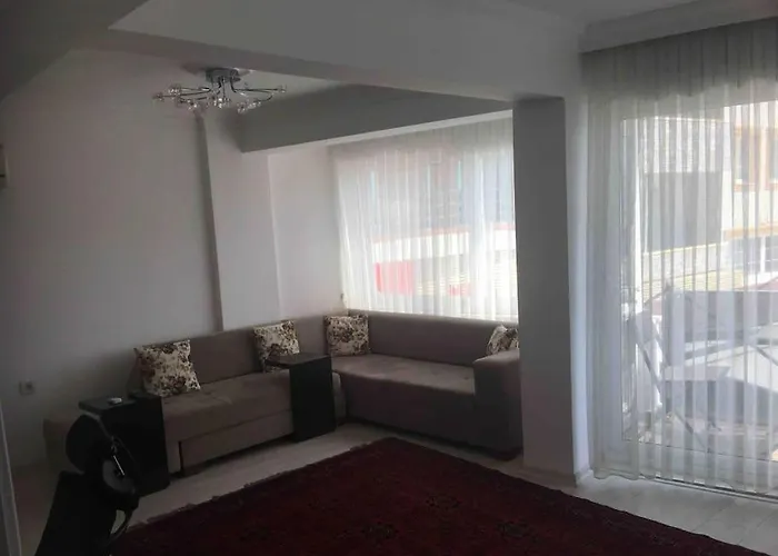 Castle81Homes Red, Sea View Central Flat *