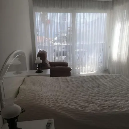 Apartamento Castle81Homes Red, Sea View Central Flat *